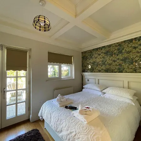 Bradleigh Bed & Breakfast 3*