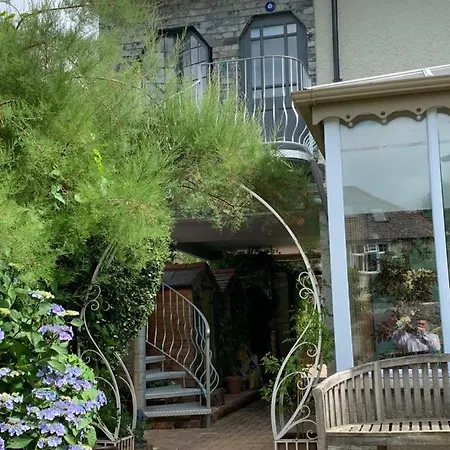 Bradleigh Bed & Breakfast 3*